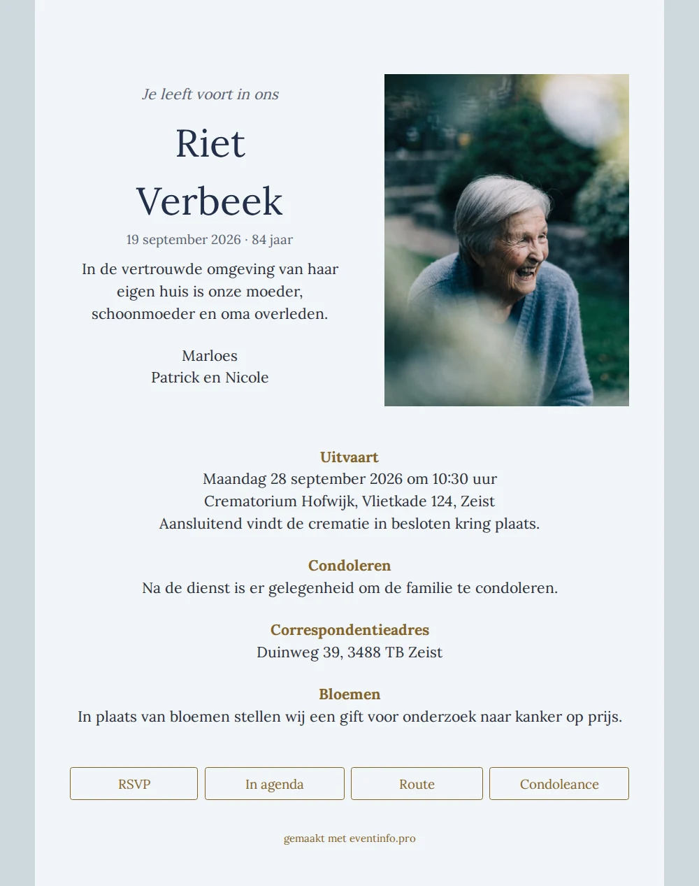 Rouwkaart in lichtblauw met gouden koppen &ndash; example 1