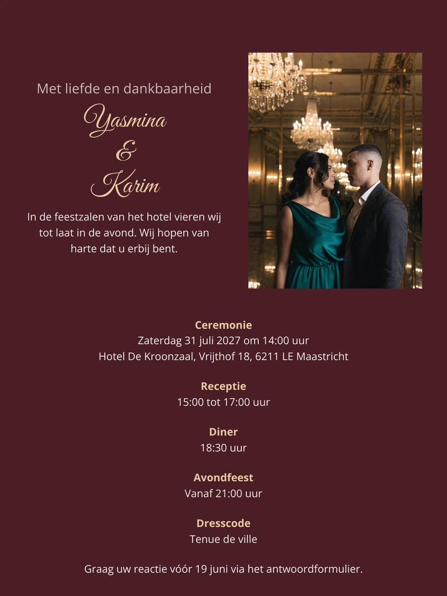 Bordeauxrode trouwkaart met gouden kalligrafie