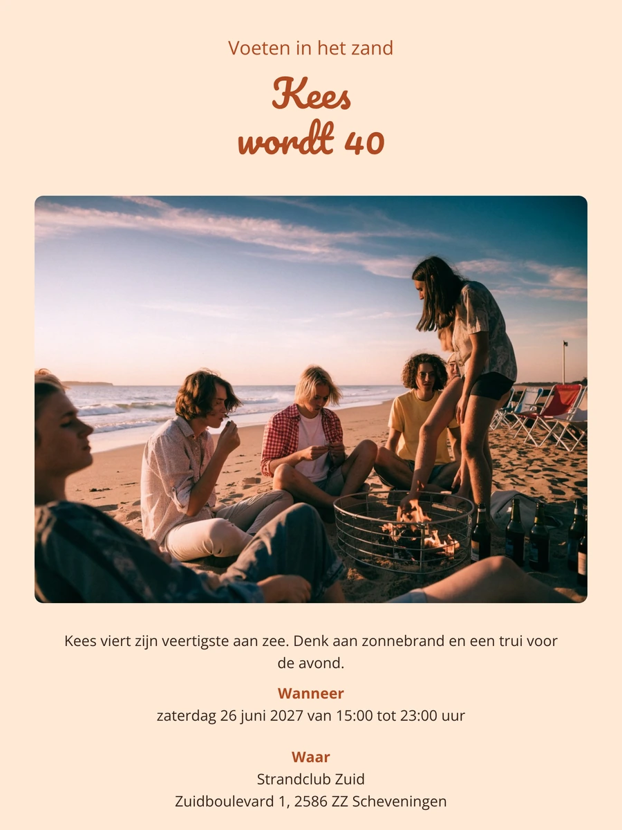Warme zonsondergang-uitnodiging bij het vuur