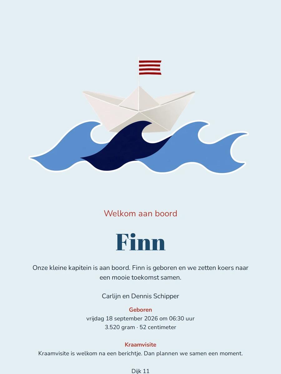 Blauw geboortekaartje met varend papieren bootje