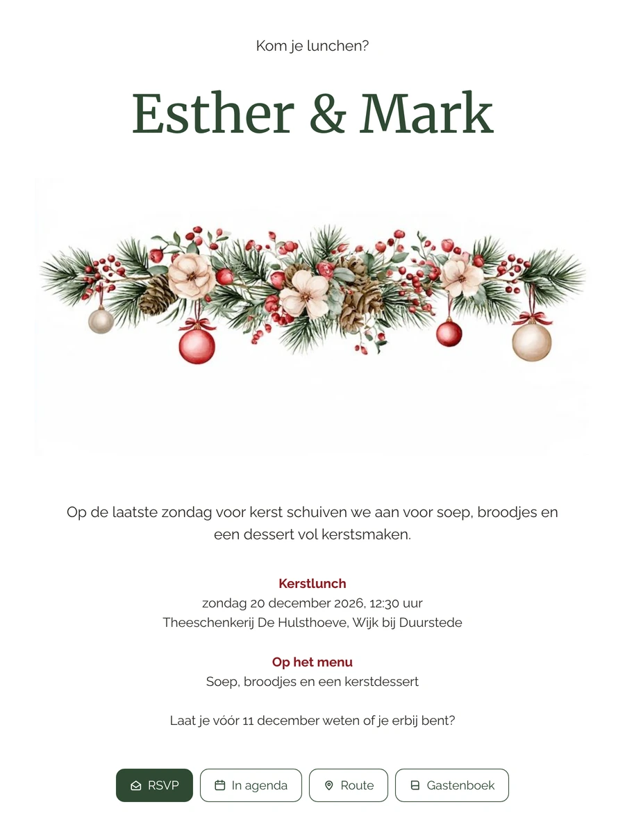 Lichte kerstlunch met slinger, ballen en dennenappels